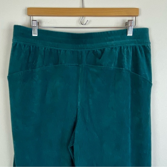 NWT Lululemon Scuba Mid-Rise Wide-Leg Crop Velvet Cord Storm Teal - Picture 5 of 9